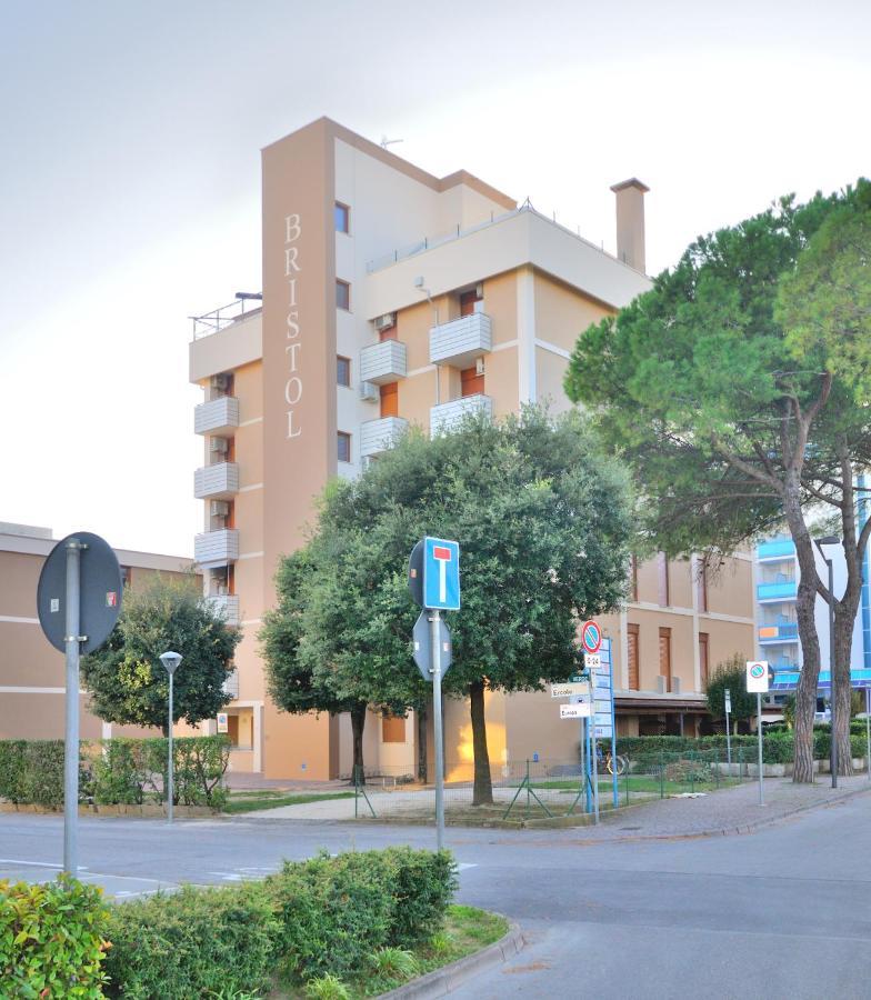 Condominio Bristol Bibione Buitenkant foto
