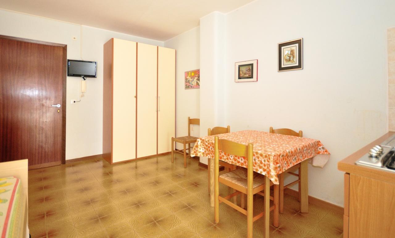 Condominio Bristol Bibione Buitenkant foto